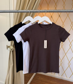 Remera Harper Negro - comprar online