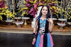 Bruxa Bruxinha Feliz - comprar online