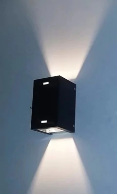 APLIQUE EXTERIOR BIDIRECCIONAL HIERRO CUBO 2 GU10 LED - tienda online