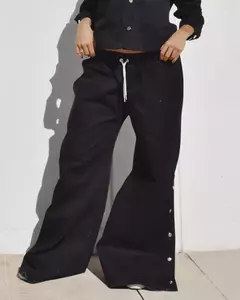 Pantalon Palazzo Boton Negro - comprar online