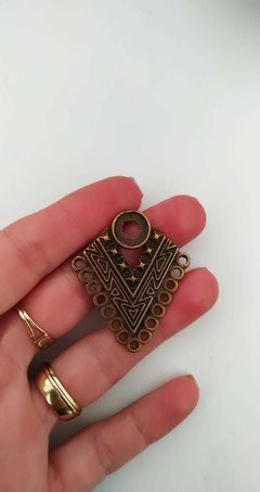 BASE DE BRINCO EM OURO VELHO " 13"