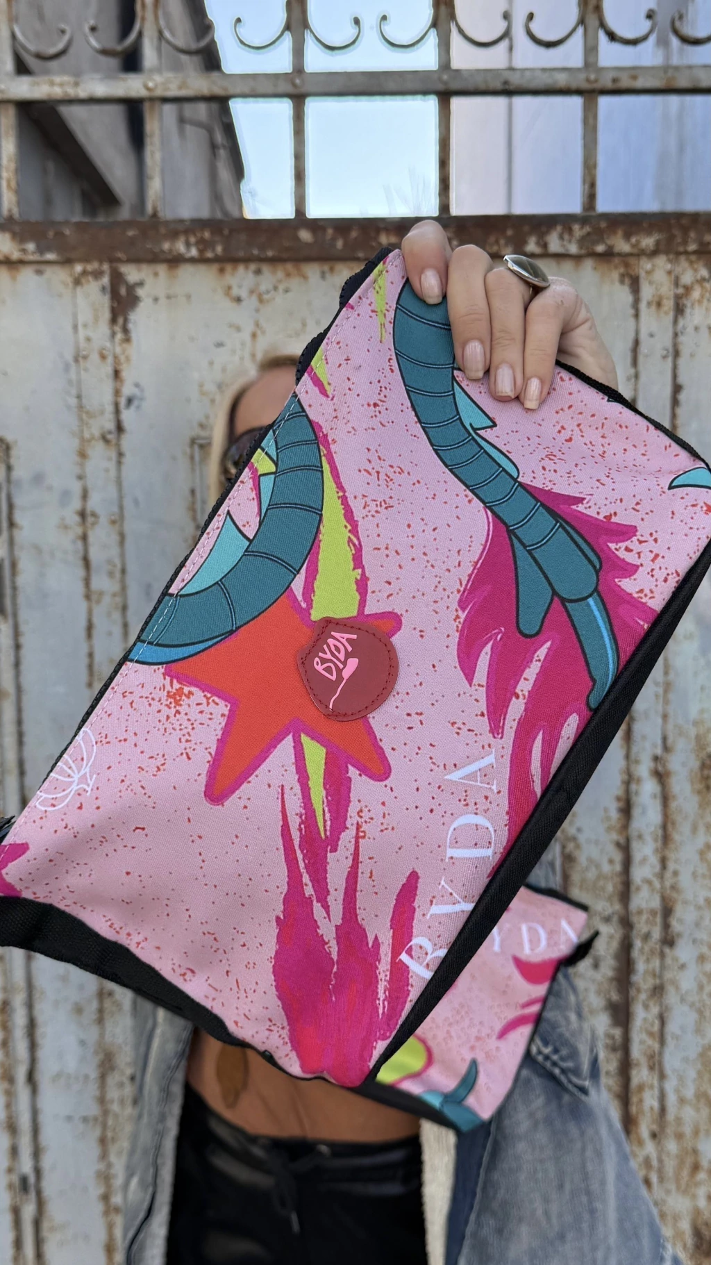 NECESER DRAGON ROSA