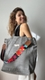 Imagen de BOLSO REVERSIBLE CARRIE - AMULETOS VIOLETA CON VISON