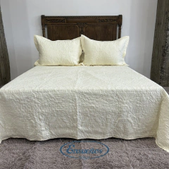 Cubrecama Bordado Queen Size - comprar online