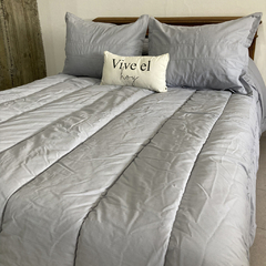 Acolchado Tusor Gris Plata Super King - Ensueños Hogar