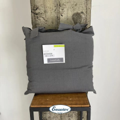 Pie de Cama Con Corderito en Tela Tusor Gris Plomo