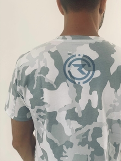 Remera Hombre Rook-TZF (Camo gris) en internet