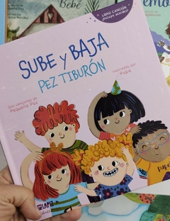 Sube y baja pez tiburón