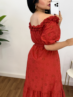 Vestido em Laise Lavinia terracota na internet