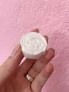 KIT COM 100 MINI SABONETE FLOR DOLOMITA ÓLEO ROSA MOSQUETA