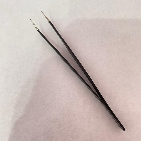 Pinça Curvada p/ Extensão de Cílios PRETA - Mônica Arte