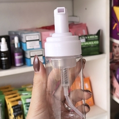 PUMP COM VÁLVULA ESPUMADORA E HIGIENIZAÇÃO FACIAL 100ML na internet