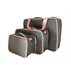 Kit com 3 necessaires com 3 tamanhos diferentes inteira NAILON (tecido) CINZA COM A BORDA ROSA