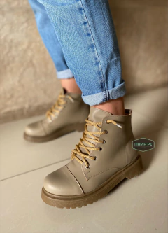 Borcegos Laila Vison