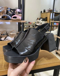 Sandalias Rosalie Negro Charol - comprar online