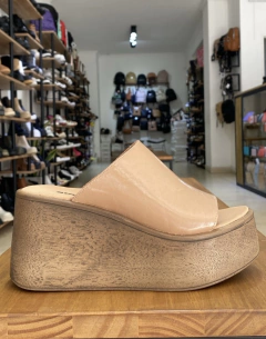 Imagen de Zuecos Valu Charol Vogue