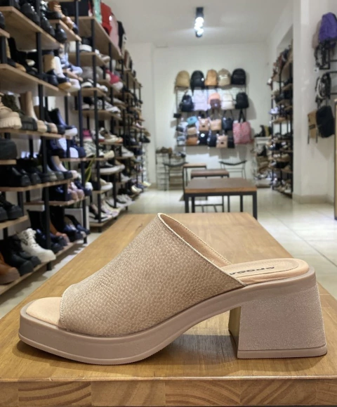 Zuecos Corina Visón