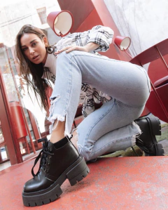 Borcegos Luz - MARIA PE