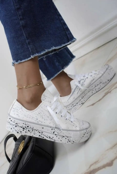 Sneakers Stain Blancas en internet