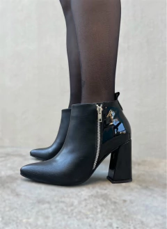Botas Bless Negro Con Charol - comprar online