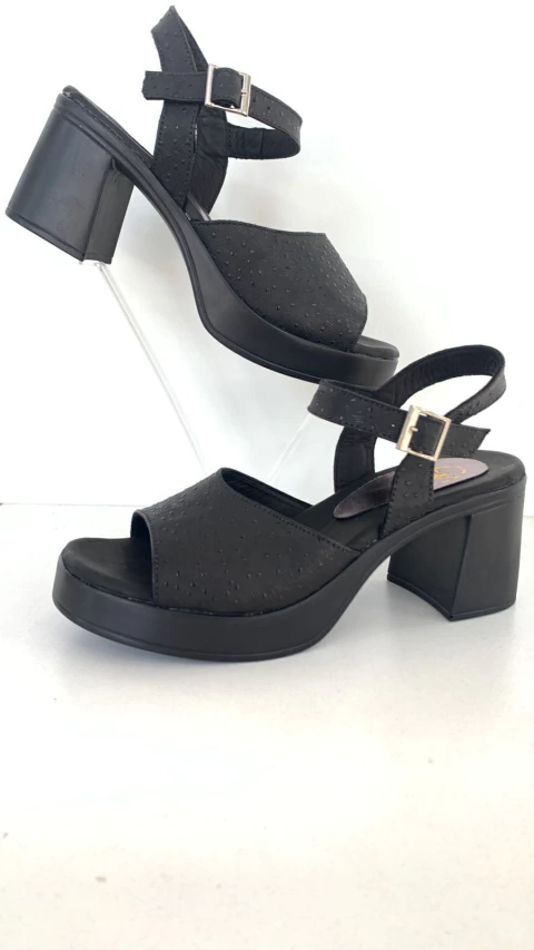 6135/1 NEGRO - comprar online