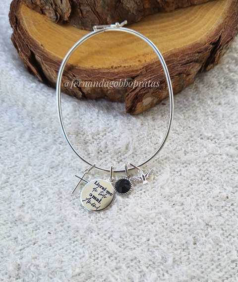 Bracelete "Livrai-me de Todo Mal. Amém" com 4 pingentes
