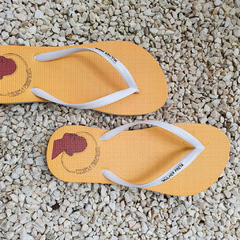Imagem do Chinelo fem amarelo Mulher Preta