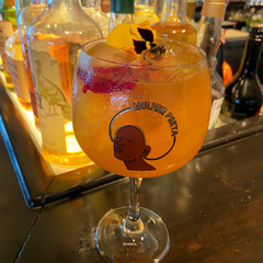 Taça de Gin Mulher Preta - loja online