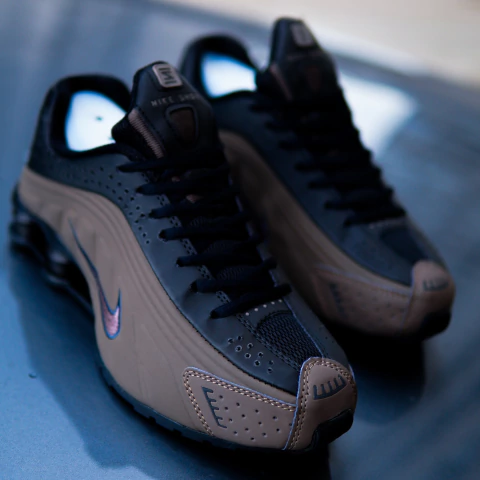 Nike Shox R4 Capuchinho - comprar online