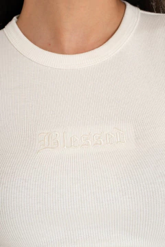 Imagen de Remera morley bordado BLESSED en delantera (BLESSED)