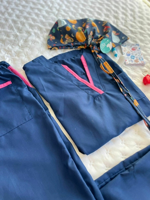 Ambo BALÚ azul con fucsia. - comprar online