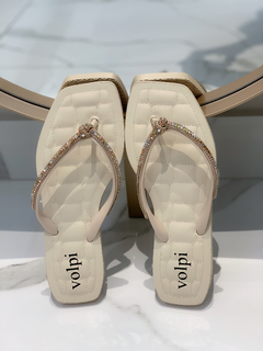 Chinelo Volpi Off White Cristais na internet
