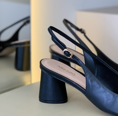 Scarpin Arezzo Preto Salto Geométrico na internet