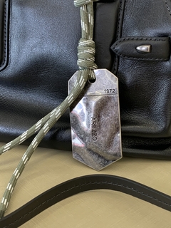 Bolsa Arezzo Preta Bag Charm Metal na internet