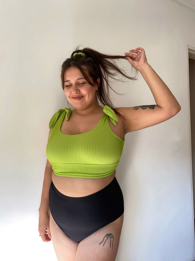 TOP MILENA TEXTURADO VERDE — imagen 4