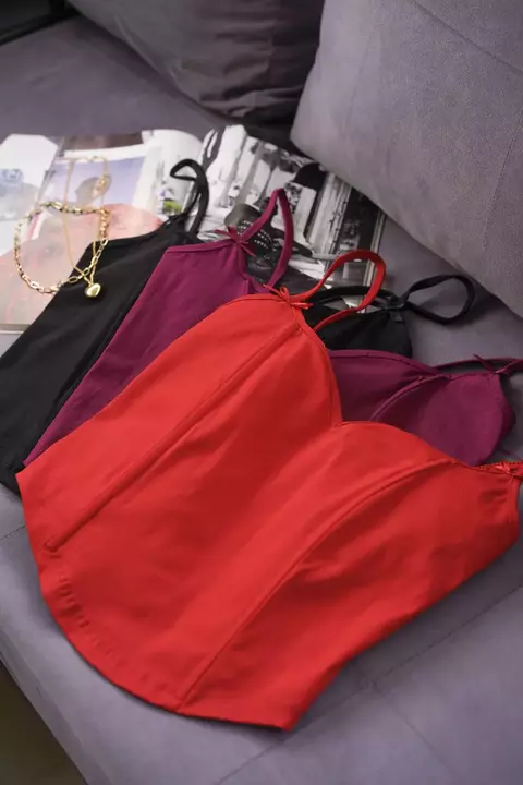 TOP CARPENTER NEGRO - comprar online