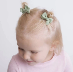 Mini moños para bebés y niñas en internet