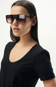REMERA BELEN PLAIN en internet
