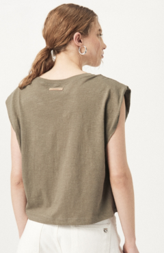REMERA SHOULDER PLAIN - tienda online