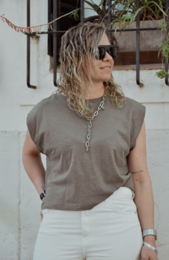 REMERA SHOULDER PLAIN en internet