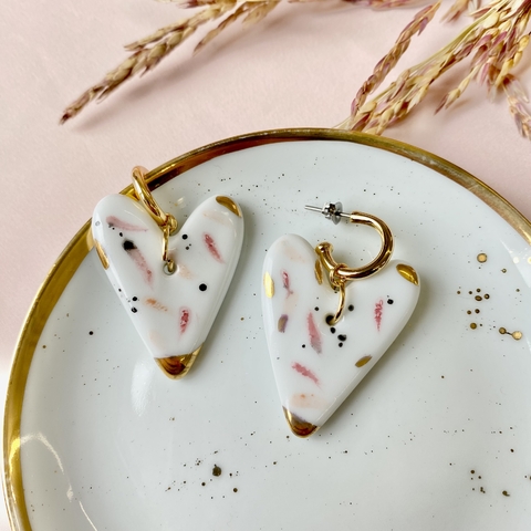 Brinco coração argola rosa