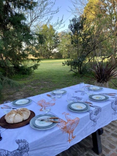 MANTEL GALLOS Y GALLINAS