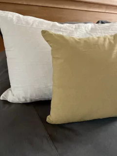 ALMOHADÓN DE TUSOR LISO