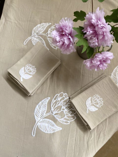 Imagen de MANTEL ESTAMPADO EN RELIEVE