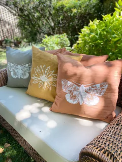 ALMOHADÓN DE TUSOR ESTAMPADO - Law&Co