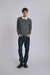 SWEATER CUELLO REDONDO TRIANGULO GRIS en internet
