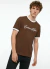 REMERA BLACK CUELLO CONTRATONO ESTAMPADA