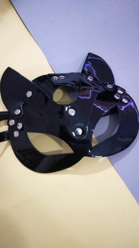 KUBIAK MASCARA GATITA CHAROL NEGRA - KS35501