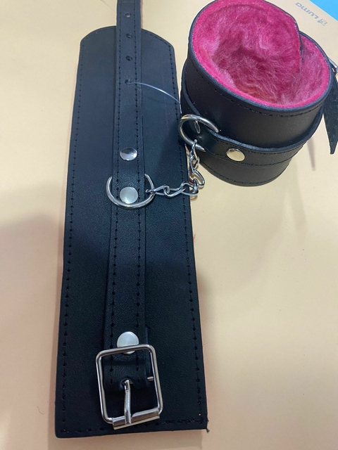 KUBIAK ESPOSAS DE CUERO ANCHA CON PELUCHE FUCSIA Y CADENA - KS35250