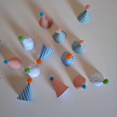 Mini Chapéus sortidos para brigadeiros - 12un